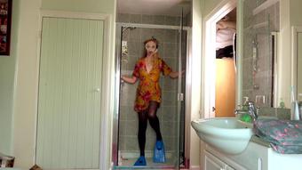 Ariel Anderssen Dance Shower In Tights Fins (Ariel Anderssen)