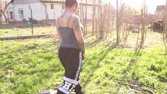Gymbabe Pee In The Garden Front Of My Neighbors (GymBabe)