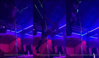 tierneyalise71 03 06 2020 390460471 before i gained my weight but here is a pole dancing video (tierneyalise71)