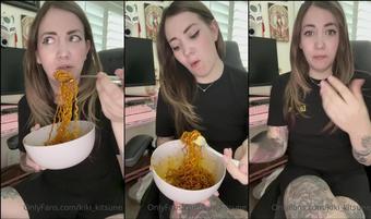 kiki kitsune 02 06 2022 2474754232 i ve been asked for some eating vids on here so here ya go eating the worlds spici (kiki_kitsune)