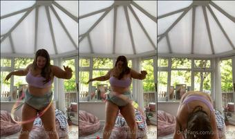 alissbonyt 01 06 2020 383537414 Can someone teach me how to hula hoop (alissbonyt)