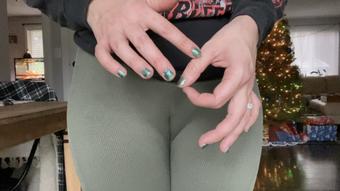 Mommy teaches you about cameltoes JOI (divinebabe)