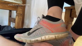 Tramplegirls Shoejobs and Cockcrush - A Shoejob And Footjob With Happy End Under Very Well Worn Nike Sneakers (Tramplegirls Shoejobs and Cockcrush)