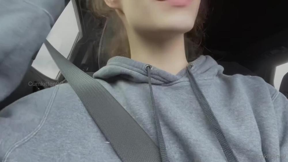 kattinthehat 320762406 2022 05 07 come hangout with me while i take you on a roller coaster journey haha it s fridayyyyyy catch me t