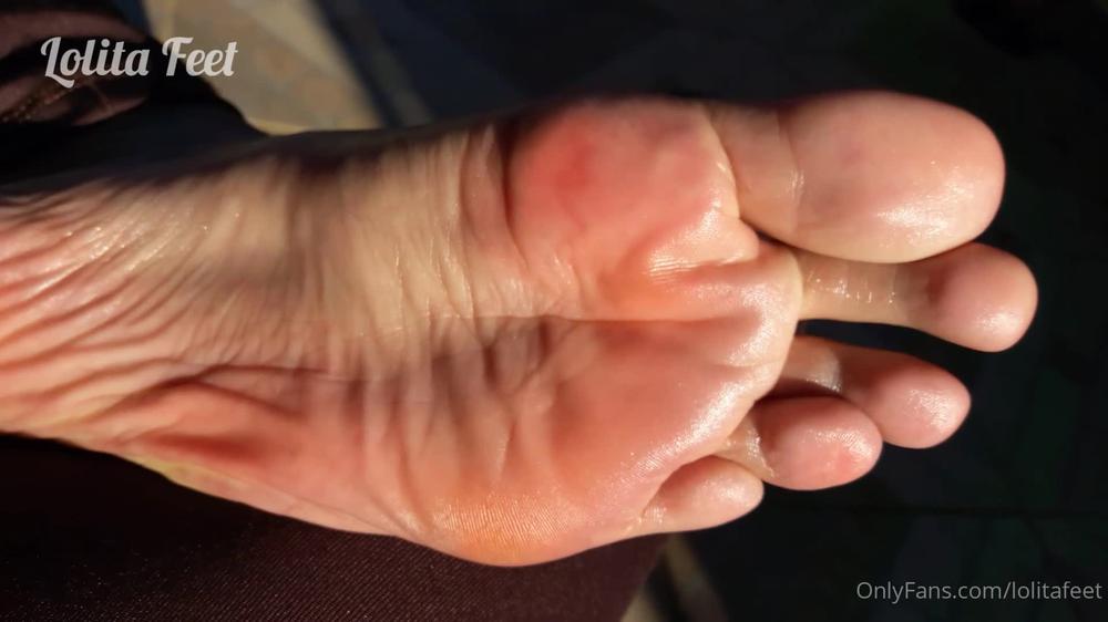 thefeetoflola 24 08 2021 2202060662 I know you go crazy when I show my sole like that, up close, for you.  I know you love