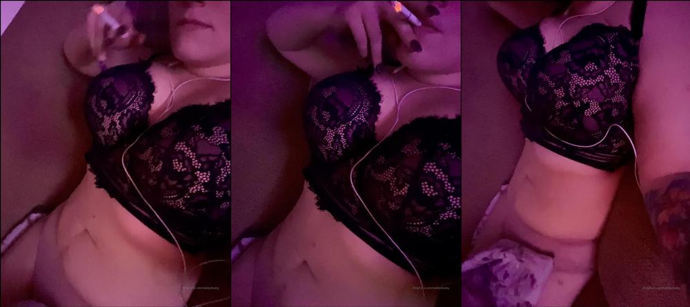 tabbybbaby 08 03 2021 2049708946 Smoking Video for those who love to watch me smoke â¤ï¸
