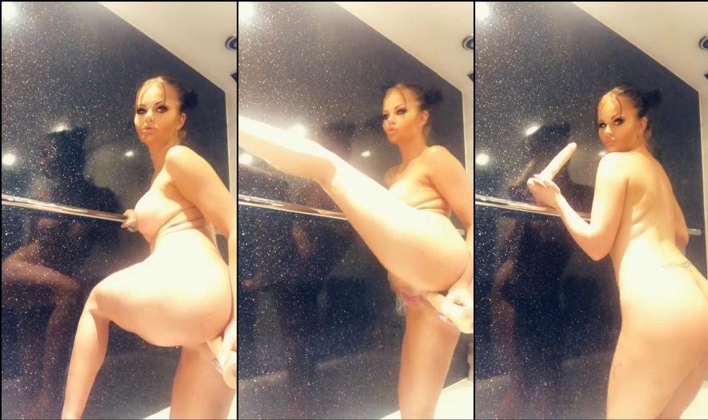 roxilloydxxx 07 10 2018 14358685 Anal in the shower 