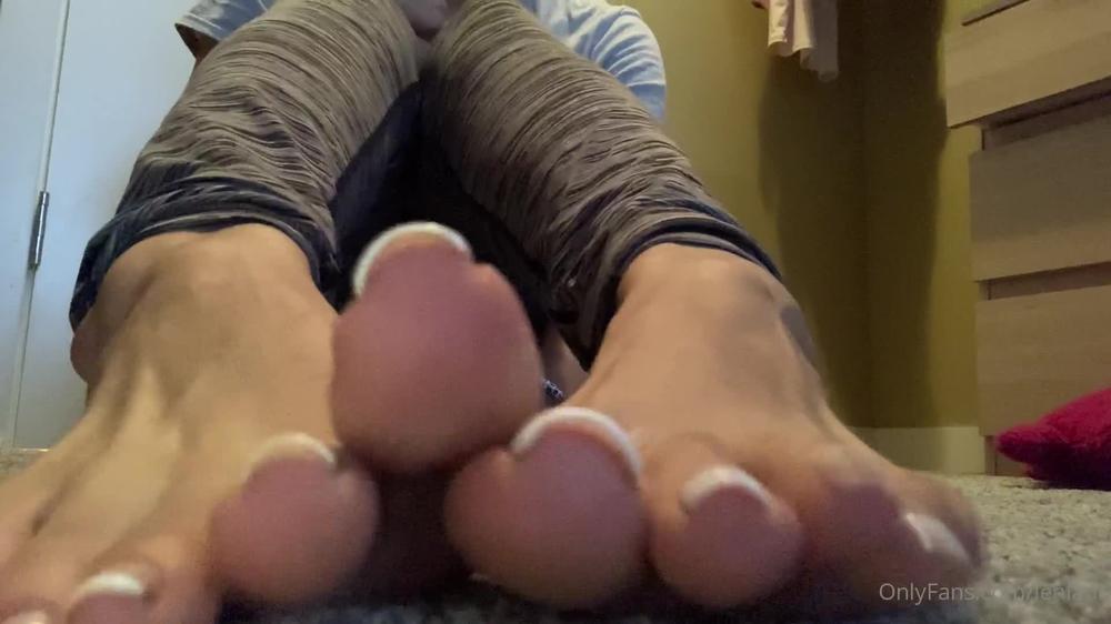 lehlani 01 09 2020 815395672 Sweaty gym feet. I literally just got home from the gym lol Iâve been saving some of my 
