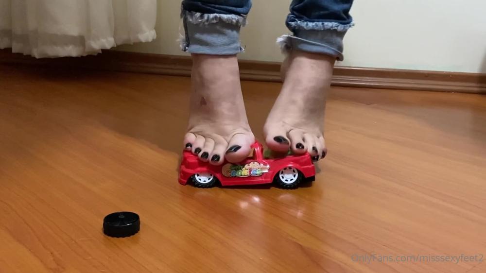 misssexyfeet2 05 03 2021 2047636359 watch what i can do with this little car now imagine what i can do with u