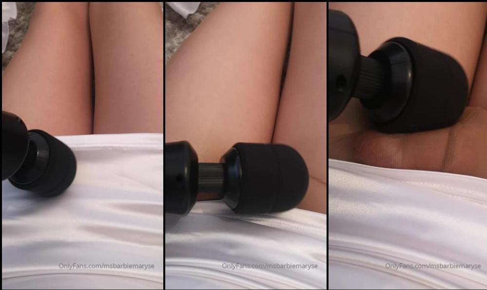 msbarbiemaryse 23 09 2019 63301270 Little play in my slip before work, always perks me up a little  Question what would y