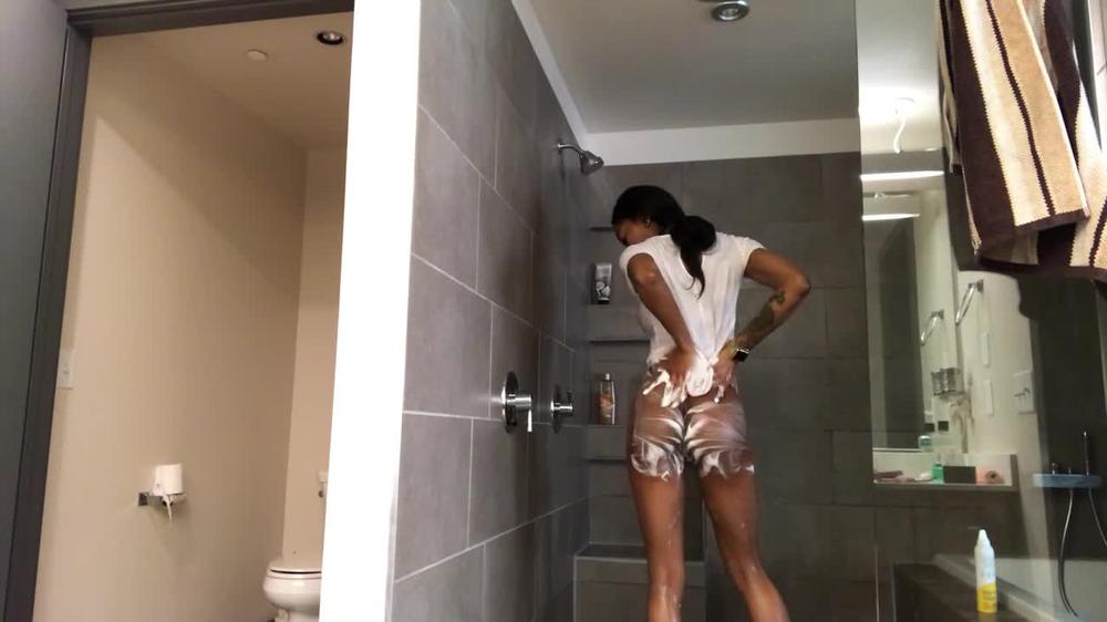 nadiajay 11 12 2018 17730818 Wet t shirt 