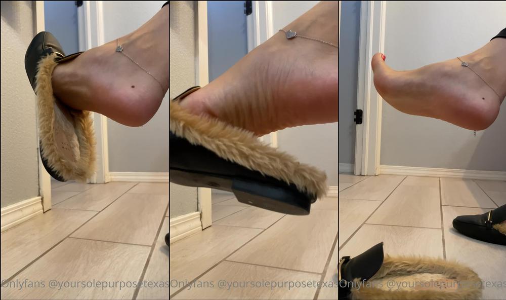 solepurposetexasofficial 08 01 2021 2004341006 These fuzzy mules are starting to smell like my feet 