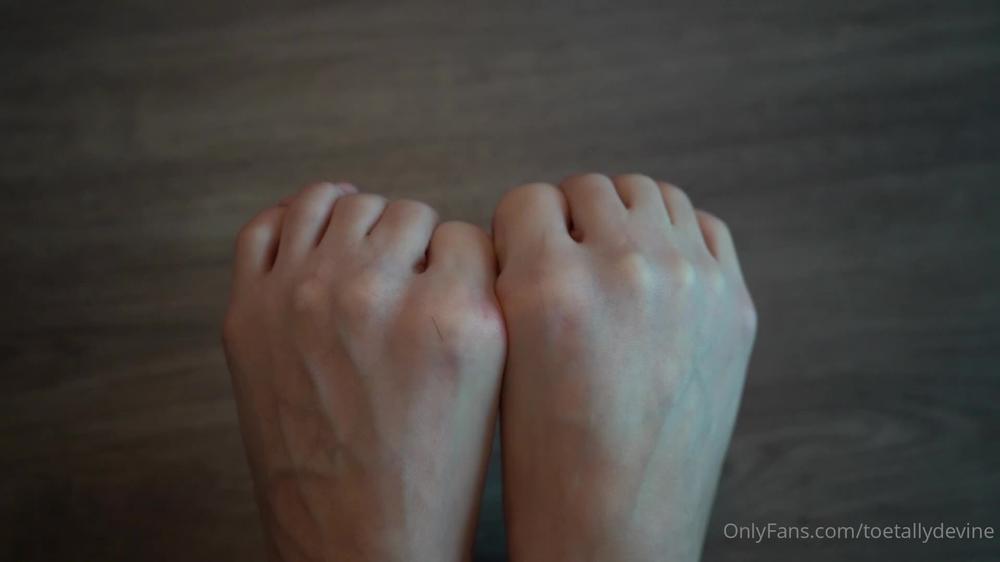 toetallydevine 24 07 2021 2172636489 Toe snapping