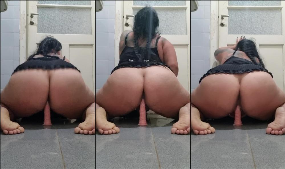 mariatitsvip 468189632 do you like how i fuck this toy 