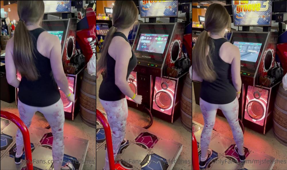 mjsfetishes 13 07 2021 2161624556 Our day ended early so @terramizu I found this neat arcade in Houston where you pay a $1