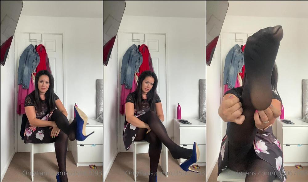 queen9999111 04 08 2021 2183394963 dangle dangle
