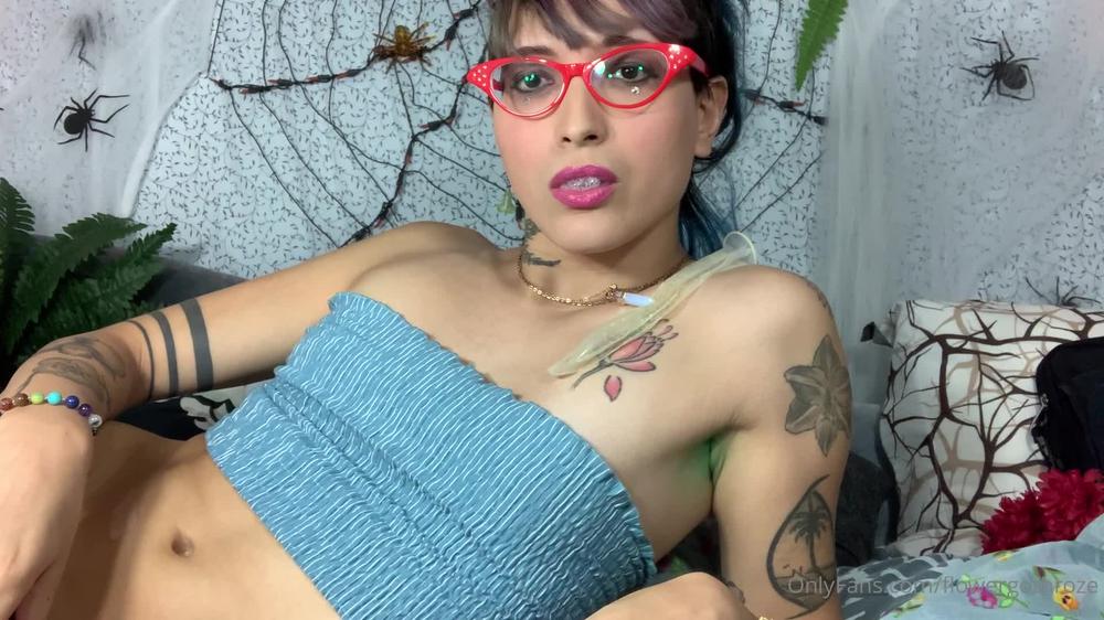 flowergothroze 10 11 2020 1233494411 Your trans girlfriend plays with her ass and eats her cum out of the condom while you watc