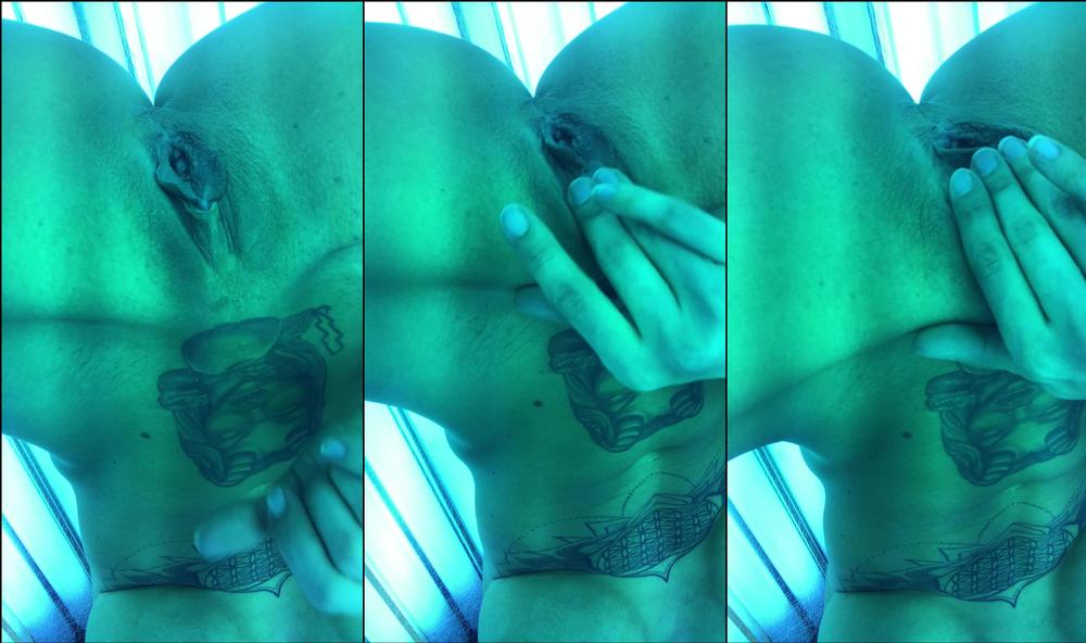 thevanessaskye 05 01 2020 118753726 Being alone and warm in the tanning bed always makes me horny )