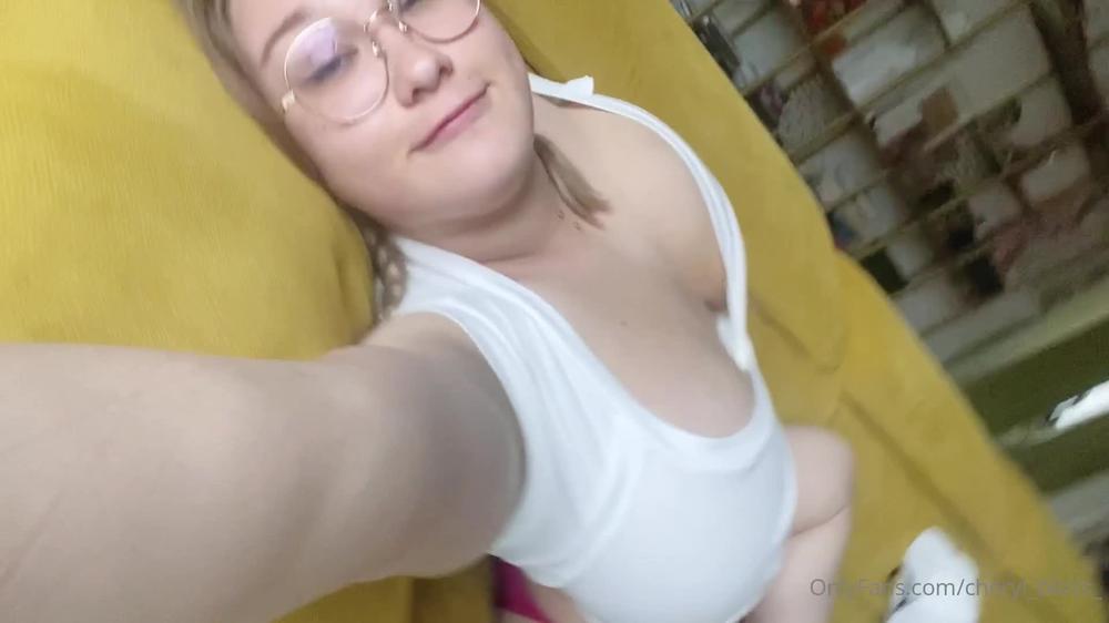 cheryl_bloss_ 04 08 2020 644088960 Just wanna tease u a little 