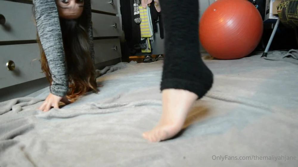 themaliyahjane 30 06 2021 2112882582 pantyhose workout