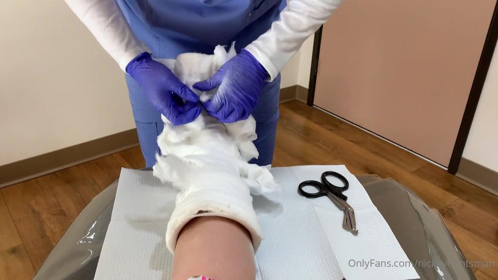 nickeyhuntsman 11 01 2021 2006557174 3 videos between 30 seconds to 2 min each of my foot cast being sawed off, unwrapped, and 
