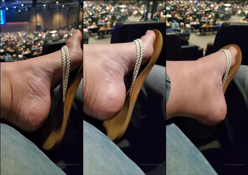 pedipanty7_premium 18 05 2021 2112252355 Does anyone else think nonstop about feet while at church  