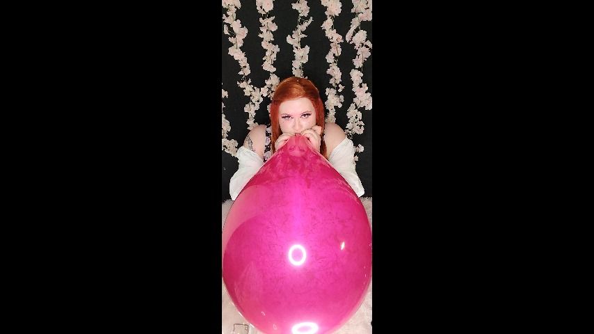 Ginger BBW Blows Pink 24" Balloon - March 07, 2022