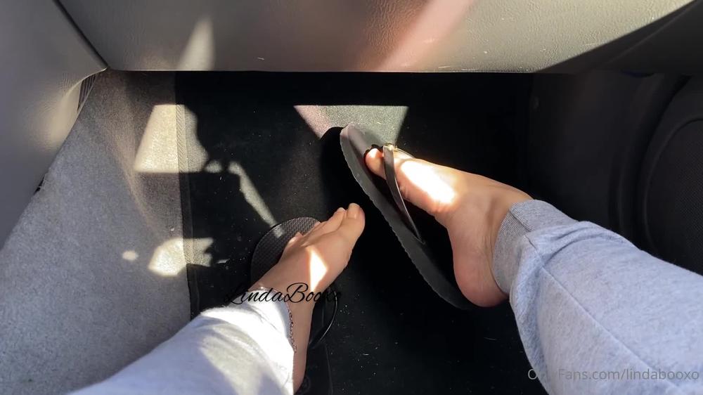 lindabooxo 11 04 2021 2079778021 Happy Natural Toes sorry I havenât been posting. I have been blocking a lot of peop