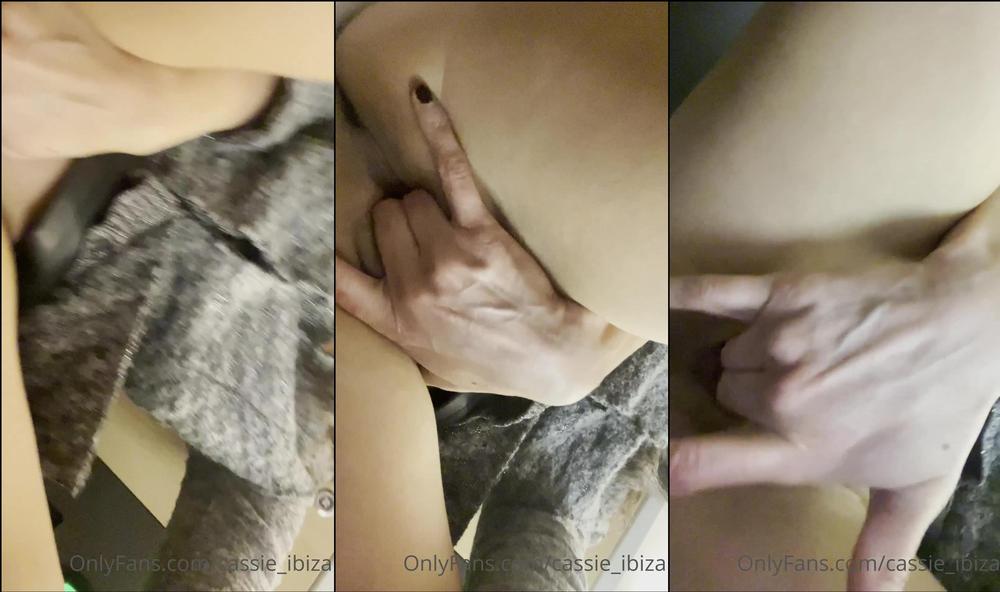 cassie_ibiza 07 02 2021 2026816402 Canât stop touching myself