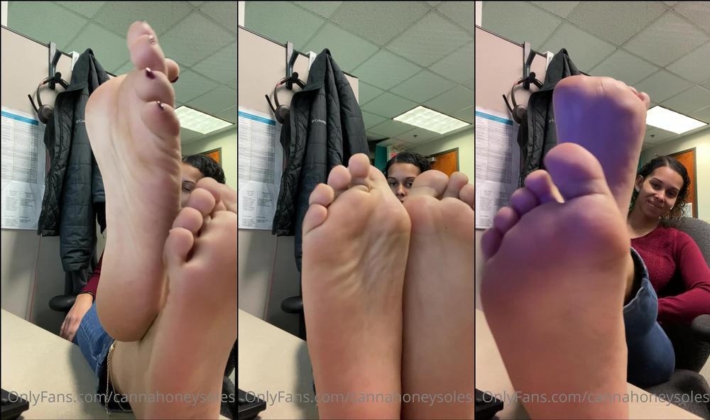 cannahoneysoles 06 11 2020 1206162493 playing with my feet on the desk