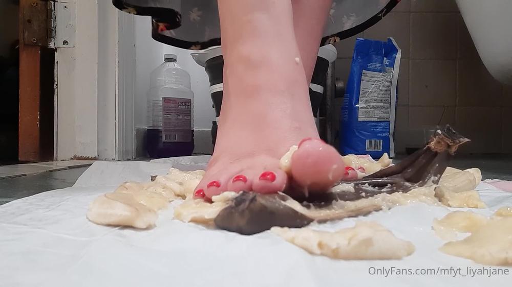 mfyt_liyahjane 13 08 2022 2559711392 Let me crush your old banana