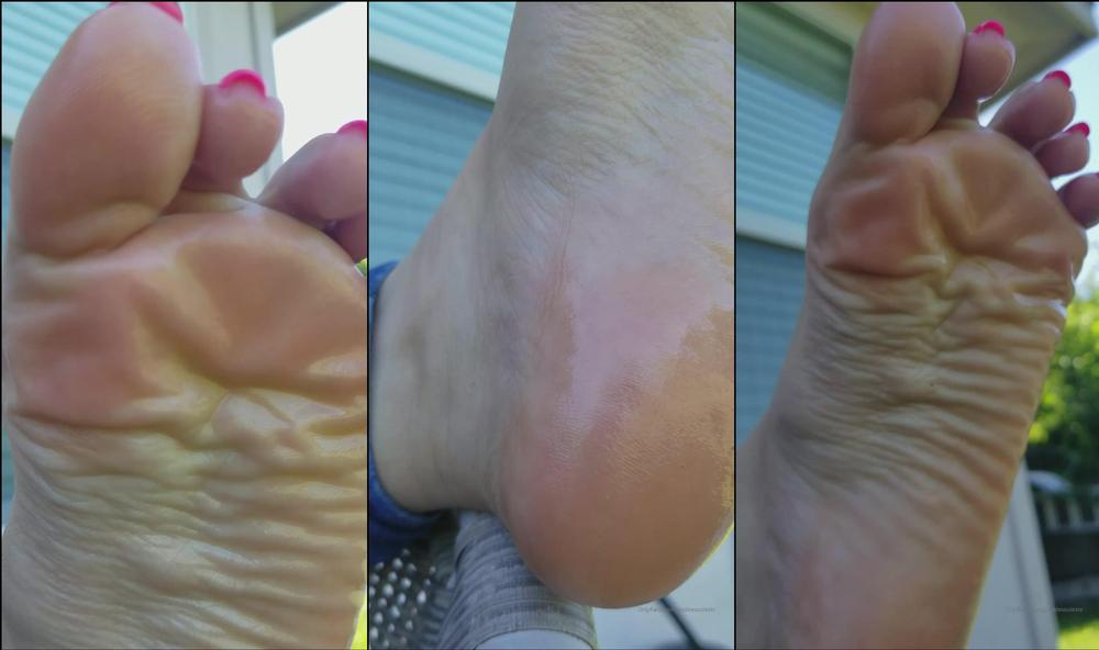 goddessolestx 03 03 2020 166772611 close up to my big foot