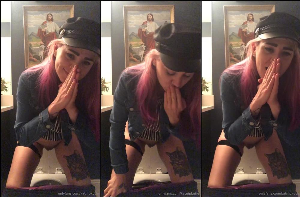 kactuskutie 11 06 2019 7525852 praying and pe ing on the holy throne