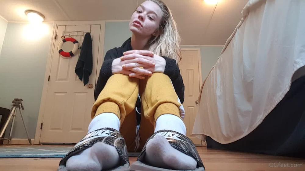 ogfeet 09 08 2021 2188319396 Redecorating my bedroom  Then I'll make new clips and get my MOJO back   YEAHH BABYY YEAHH