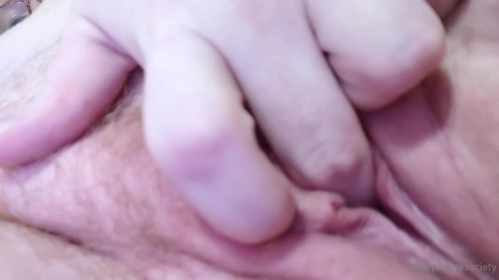 heidiprivatesociety 26 11 2022 2678154044 A little visual aid for how hot, wet, and juicy my pussy is.