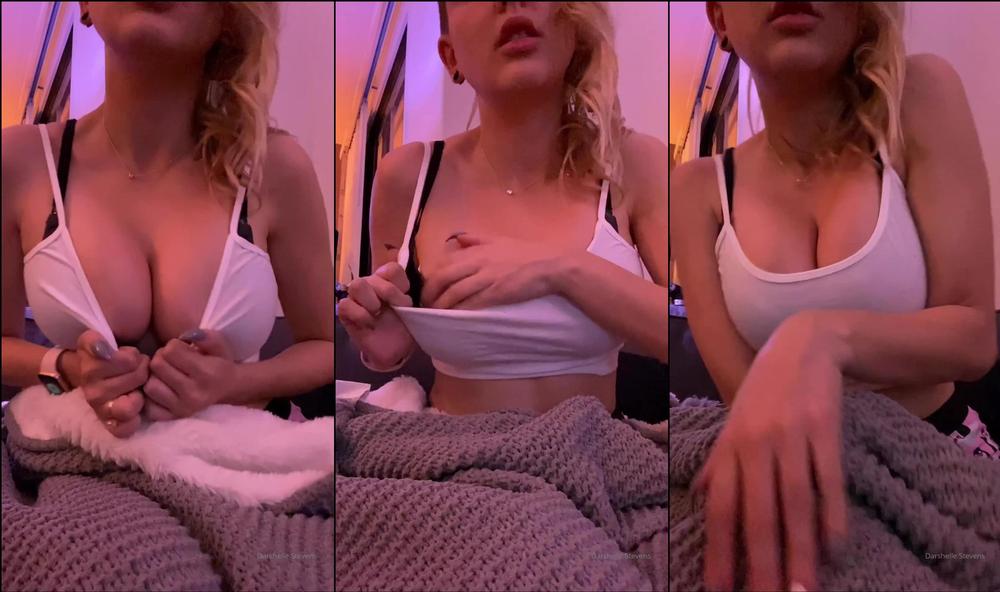 darshellestevens 06 03 2020 169894287 IS IT WORKING   Test test...maybe me playing with my boobs will fix everything   If th