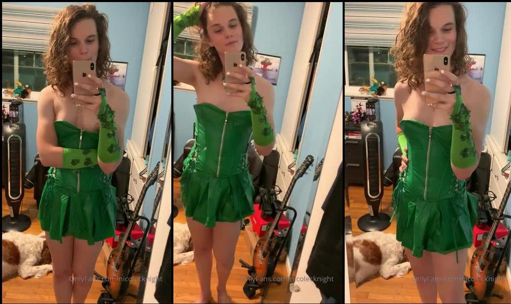 nicolecknight 03 09 2019 57010365 Poison Ivy costume I got from a super cool fan Ty Jeff