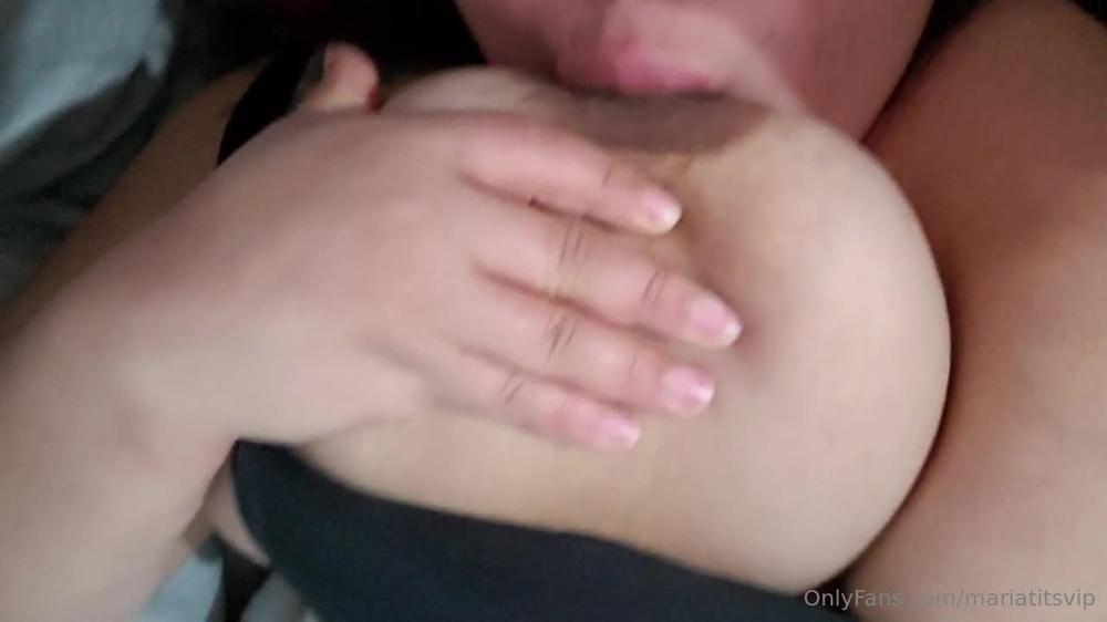 mariatitsvip 557818520 delicious video sucking my tits