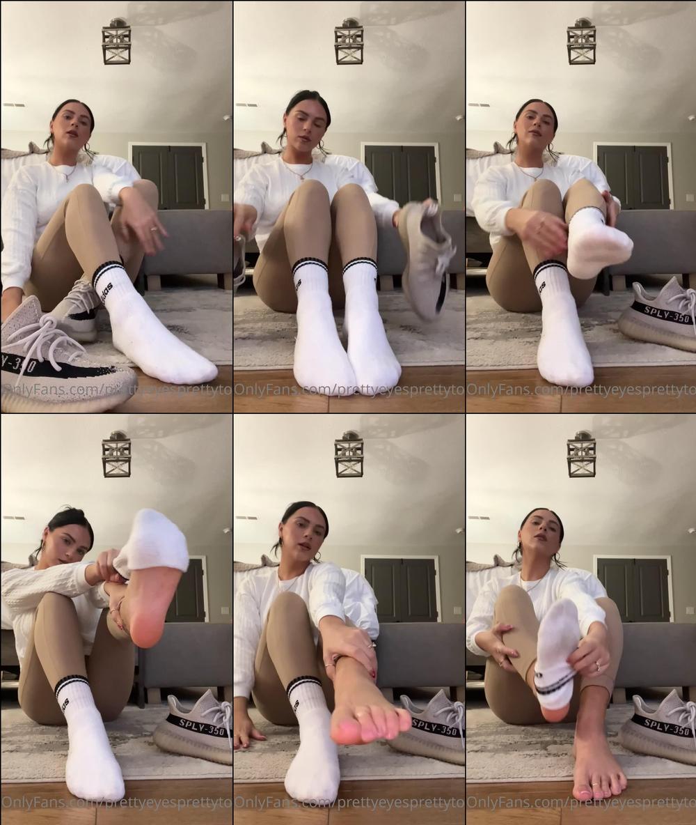 prettyeyesprettytoes 03 02 2023 2763100638 youâre on your knees watching me take my socks   shoes off just wishing you could get a 