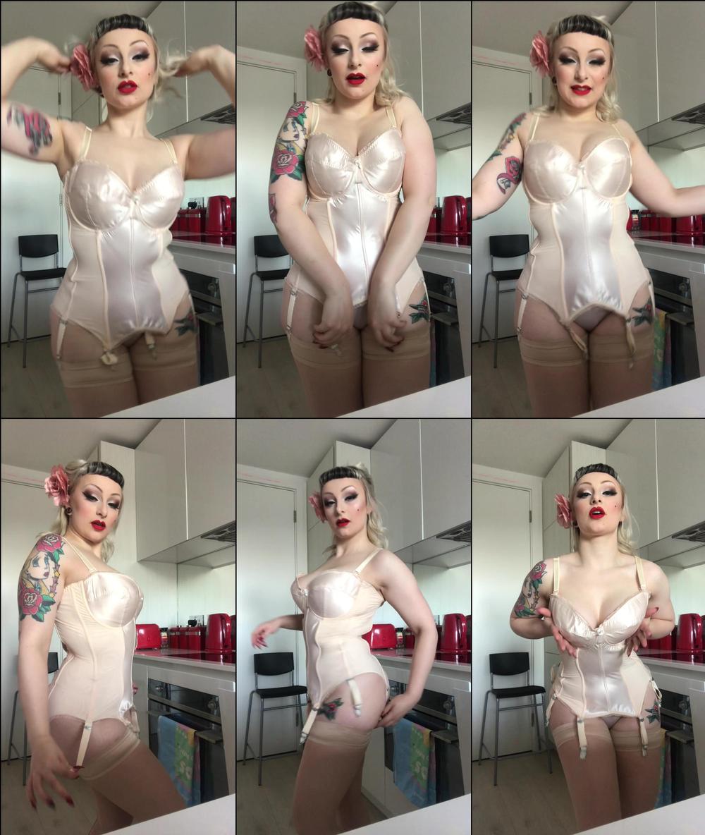 pollyanther 9386890 a naughty bored housewife who loves to tease .. 1. who wants to see the full version 1