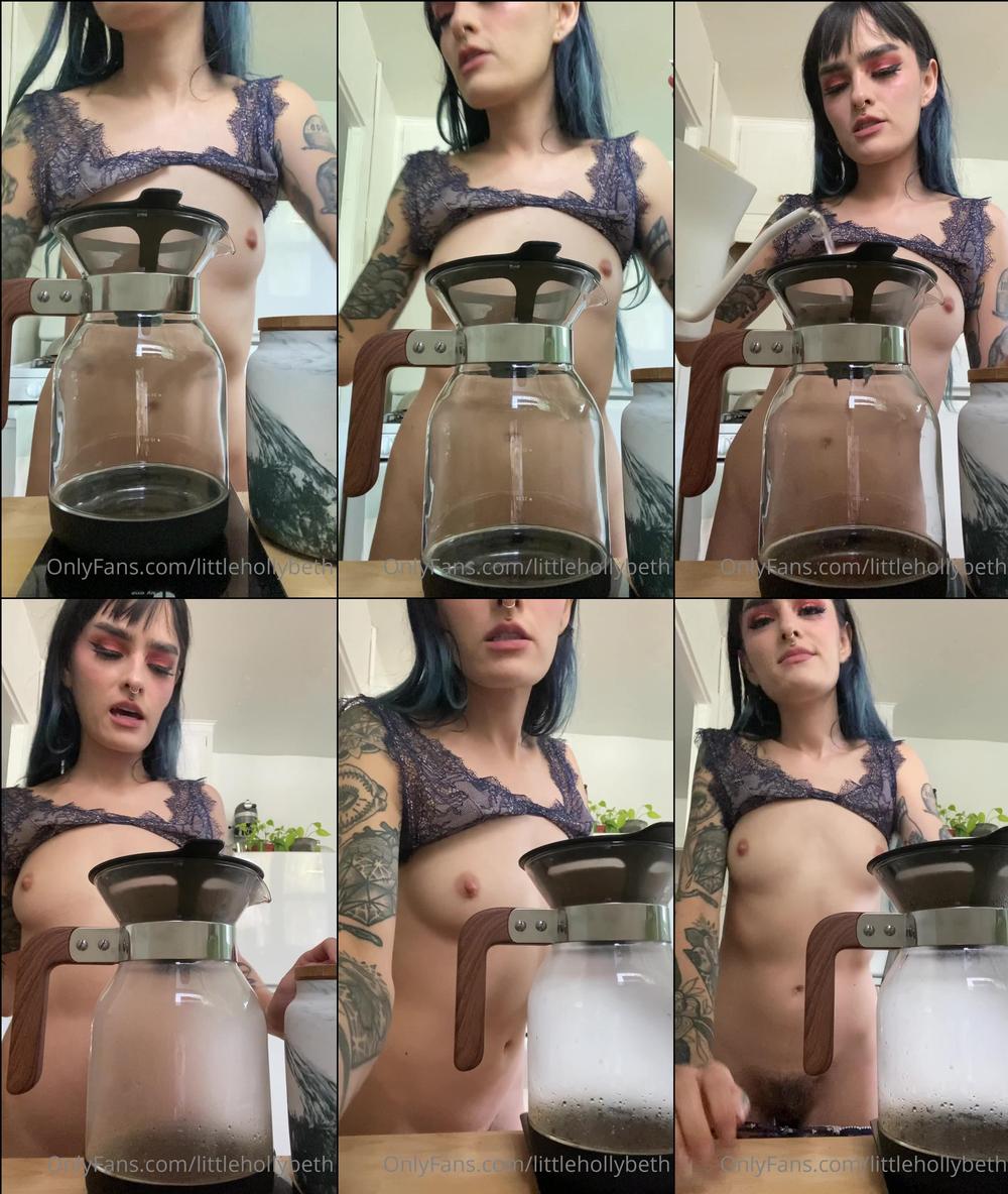 littlehollybeth 22 10 2020 1122145869 are you a coffee or a tea person  im both  but if i HAD to choose, coffee for sure