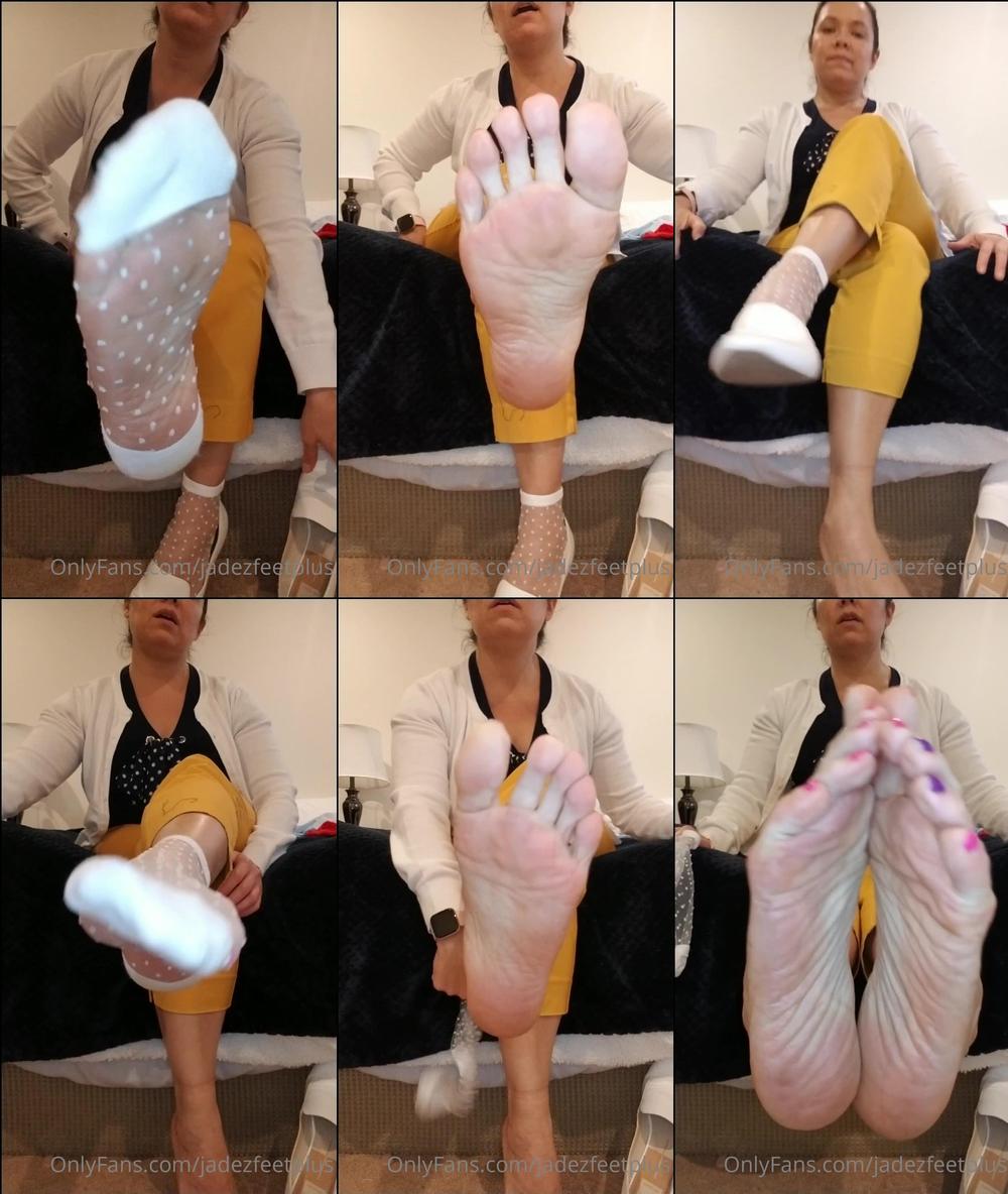 jadezfeetplus 207036403 watch me smell my spotted feet.