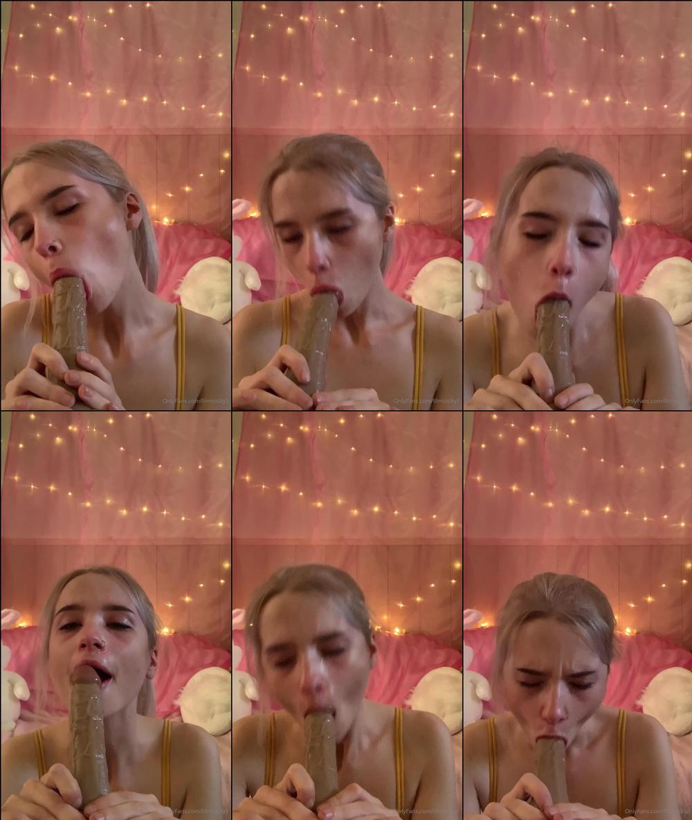 lilmisstia1 18437912 don t u wish this was ur cock instead 