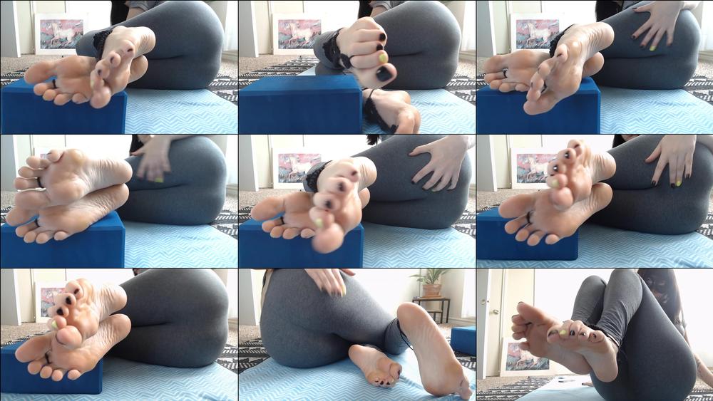 the goddess clue 24 10 2019 75583662 showing off my ass in tight thin yoga pants 