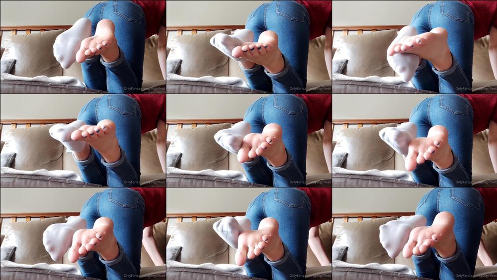 ayellgirlfeet 168014440 2021 07 10 Pour les amoureux des chaussettes  For the lovers of socks _1