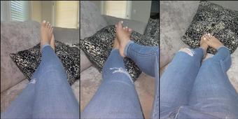 kamixfeet 10 08 2020 681031148 Hope everyoneâs having a great Monday (kamixfeet)