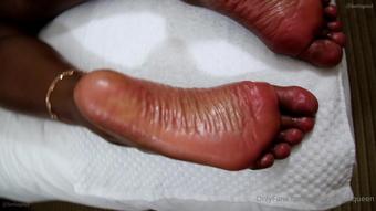 queenmelaninsdungeonn 66035809 2020 11 03 booty and soles  (queenmelaninsdungeonn)