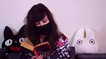 eve r moon 112180887 2021 02 21 voice reveal 3 i m reading you an extract of one of my favorite novel in french then in englis (eve_r_moon)