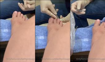 kellilynnsage 29 05 2022 2470478787 Public feet pedicure  This lady didnât scrub my feet nearly well enough and I had to ge (kellilynnsage)