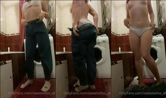 sweetiefox of 22 10 2020 1121694117 undressing before shower (sweetiefox_of)